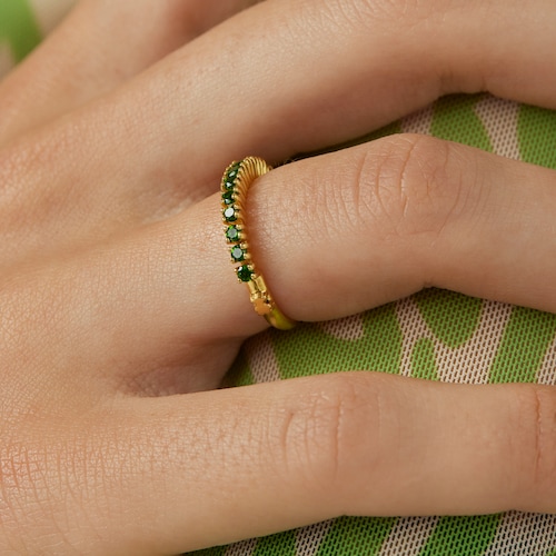 Anillo media alianza de plata vermeil y cromodiópsido TOUS Straight